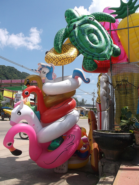 Beer float beach toys