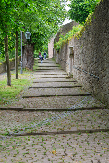 Hoch zum Kloster Frauenberg, Fulda, Kreuzweg