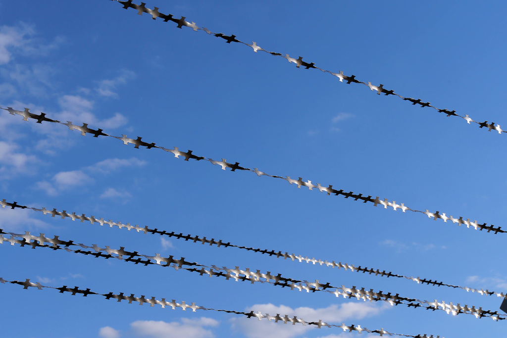 The "beauty" of a razor fence - HFF!