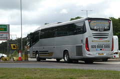 Goldline Executive Travel YN18 ZNV at Fiveways, Barton Mills - 28 May 2022 (P1120012)