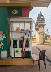 La chaise du pompiste / The pump attendant's chair