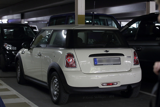 Mini One im Parkhaus