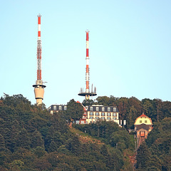 Bergstationen: Zahnradbahn, Übernachtungen, Restauration, Kommunikation - alles am Stuhl des Königs.