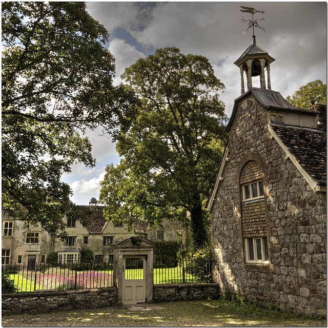 Avebury Manor