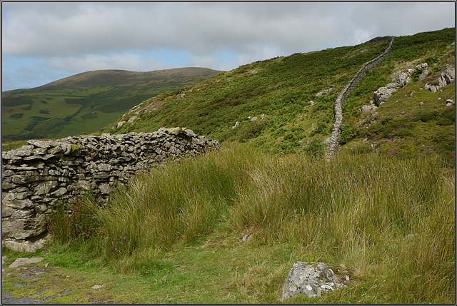 HWW~The great wall of Llyn  Barfog