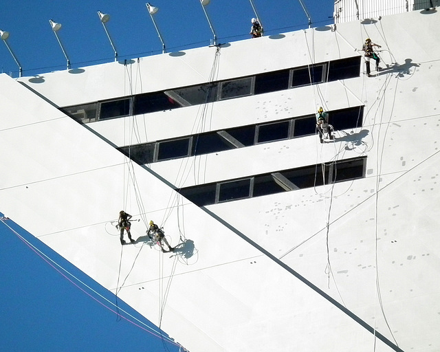 men at work / hommes au travail men at work / hommes au travail