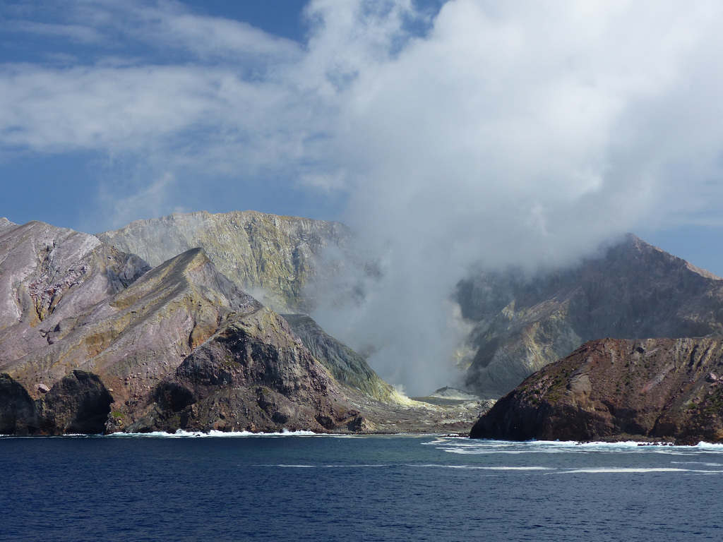 Whakaari/White Island (19) - 25 February 2015