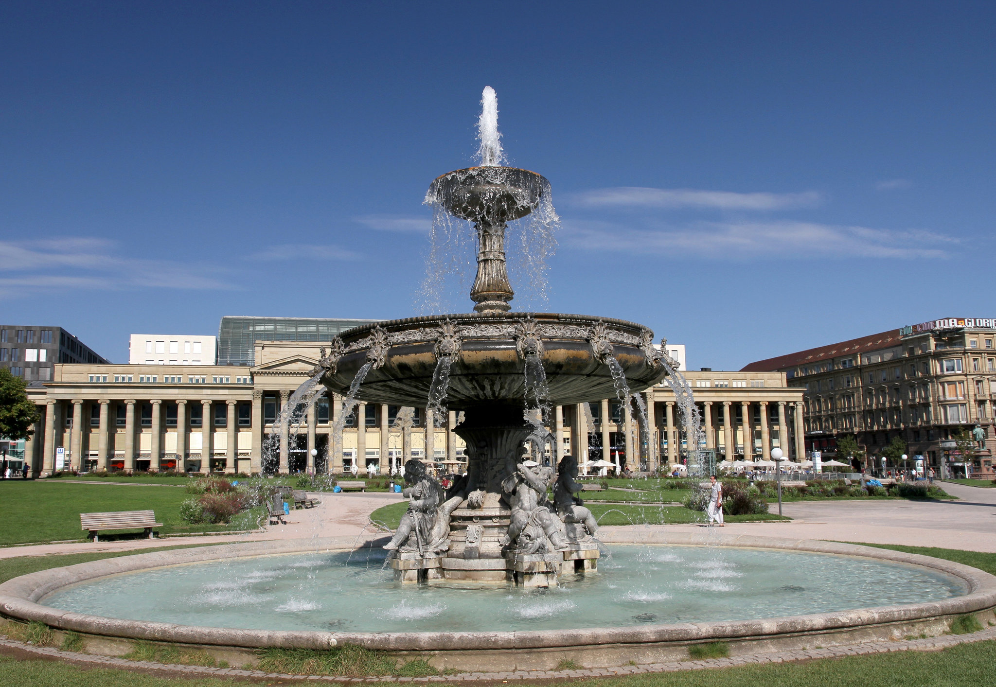 Brunnen auf dem Schlossplatz in Stuttgart