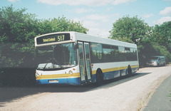 Burtons Coaches W905 UJM near Teversham - 28 Jun 2006 (559-24A)
