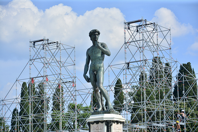 Florence 2023 – David getting all hot and bothered