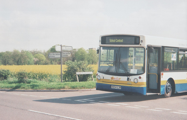 Burtons Coaches W904 UJM near Little Wilbraham - 5 May 2006 (557-31)