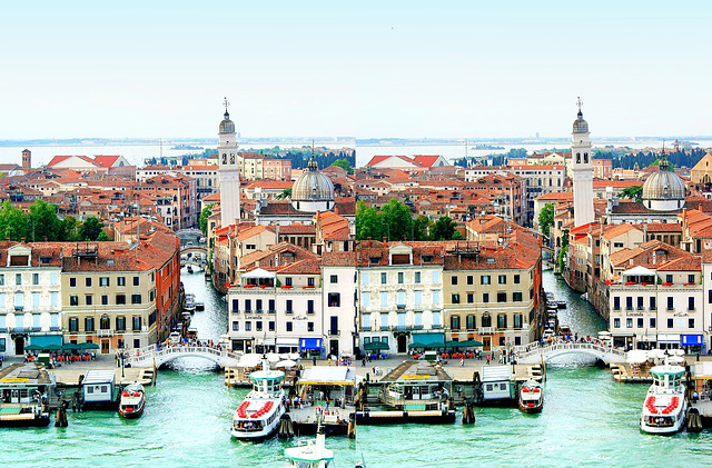 Venedig Durchfahrt 5. X3D.  ©UdoSm