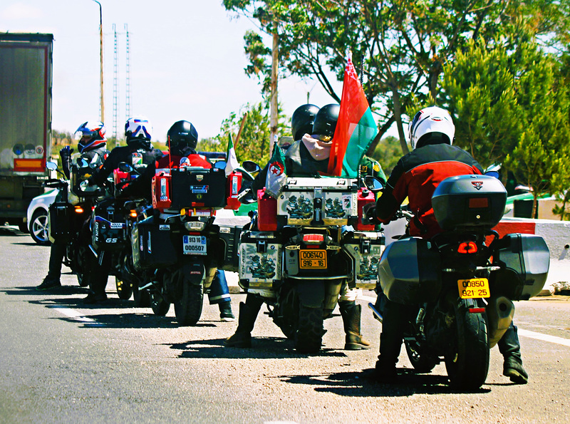 Touristes motorisés Français et Libanais...