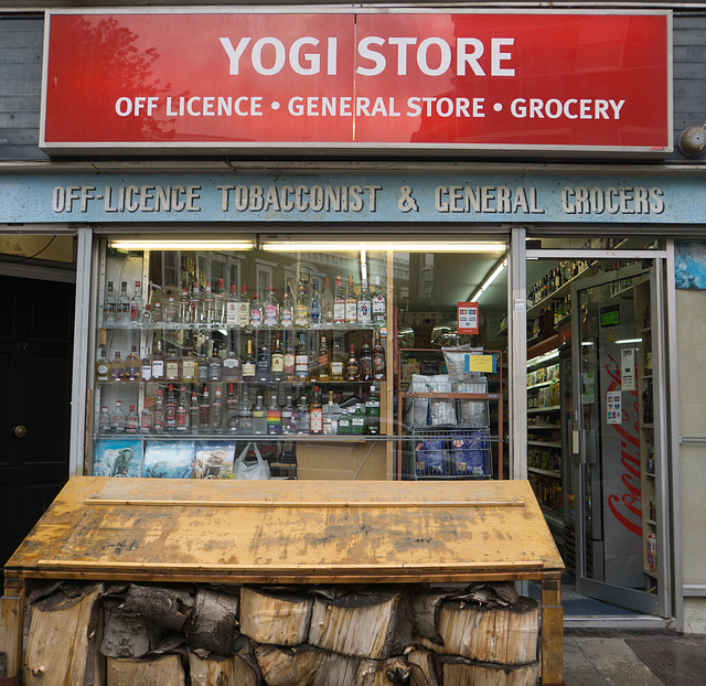 Yogi Store