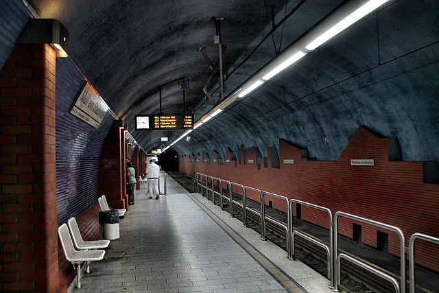 U-Bahn-Haltestelle "Mülheim Stadtmitte" / 30.03.2024