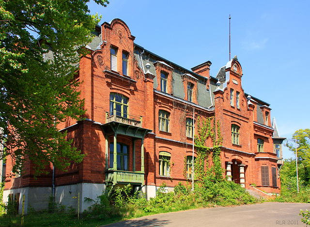 Raben Steinfeld, Schloss