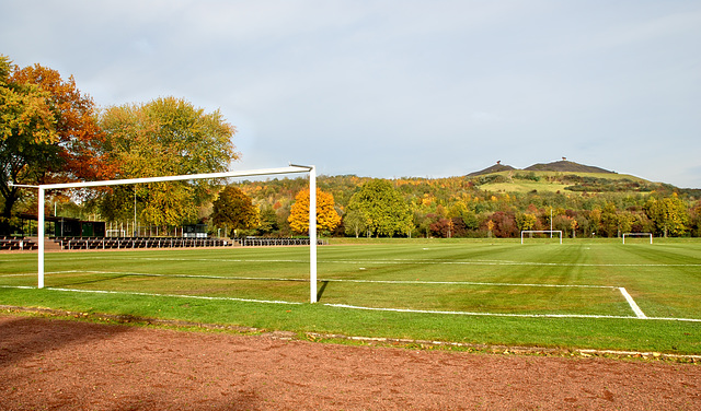 Drei-Tore-Sportplatz vor Halde Rungenberg