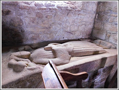 (Église paroissiale Saint-Jean (Saint-Maden)  (22)- Vue intérieure, gisant