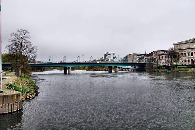 Die Ruhr mit der Schloßbrücke (Mülheim an der Ruhr) / 30.03.2024