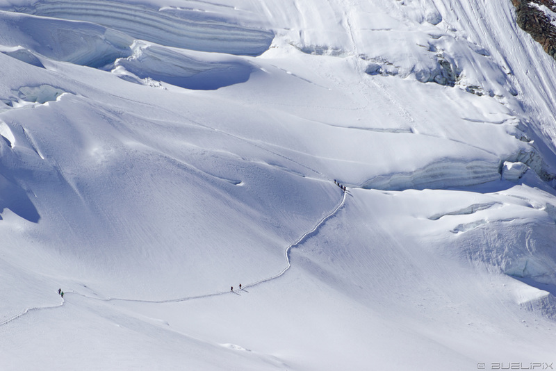 im Abstieg vom Allalinhorn (© Buelipix)