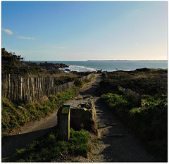 l'ile de GROIX  à l'horizon, voir note