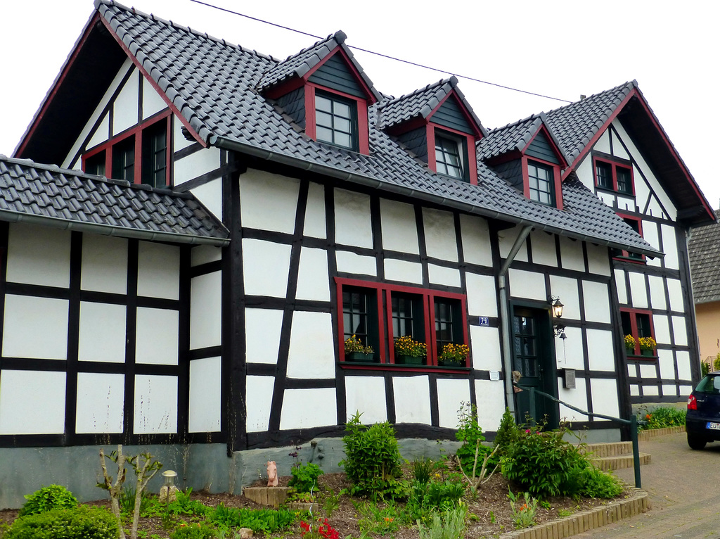 DE - Schleiden - Half-timbered house at Ettelscheid