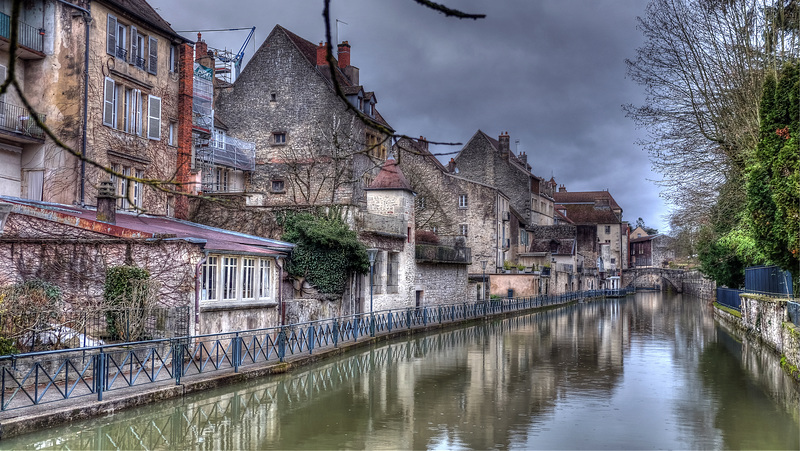 DOLE: Visite de la fontaine aux lépreux. 02