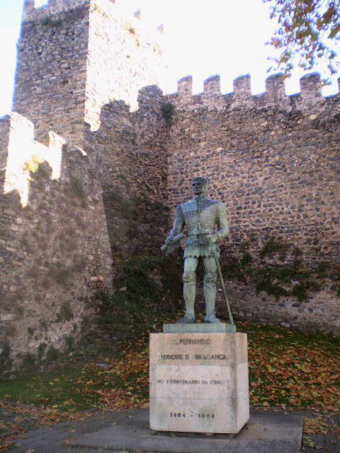 Statue of Dom Fernando, Duke of Bragança (15th century).