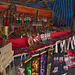 Souvenirstand ... noch mit handgefertigter Ware (© Buelipix)