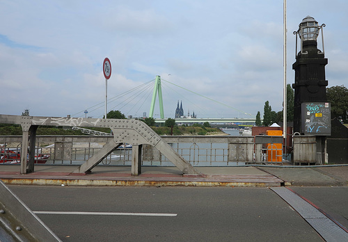 Deutzer Drehbrücke