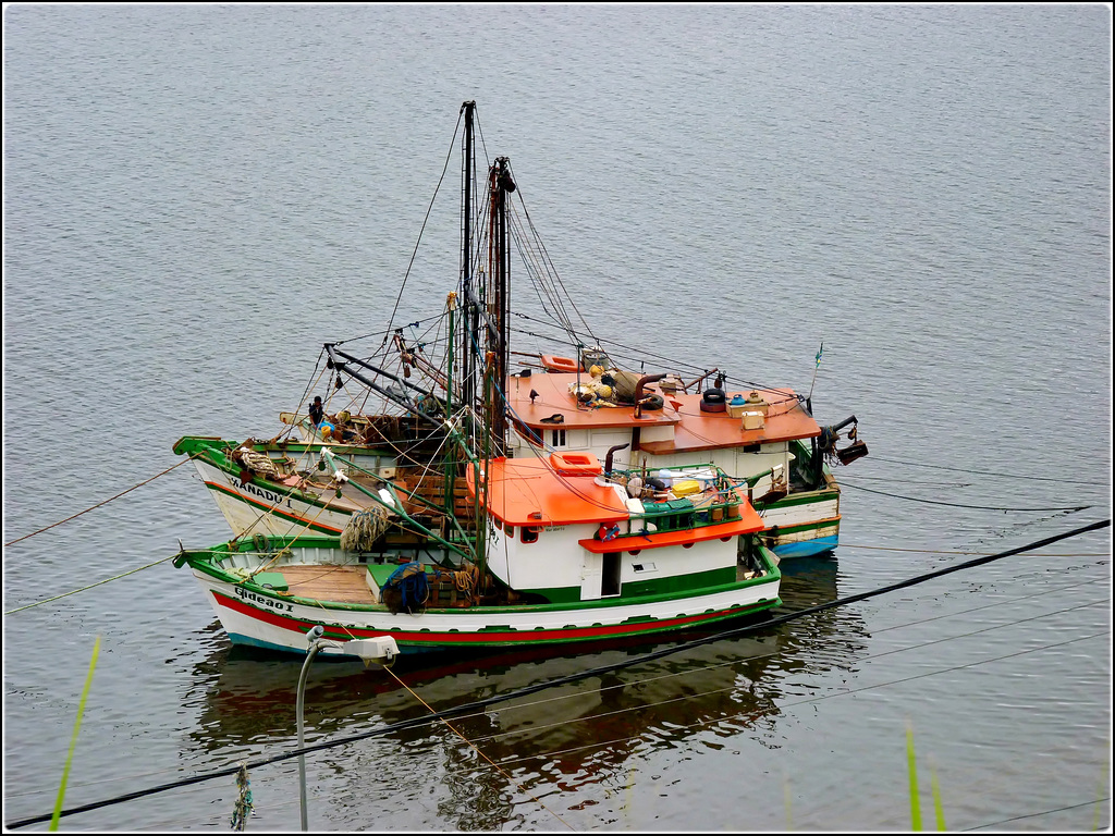 Ilhéus : 3 barche da pesca in attesa