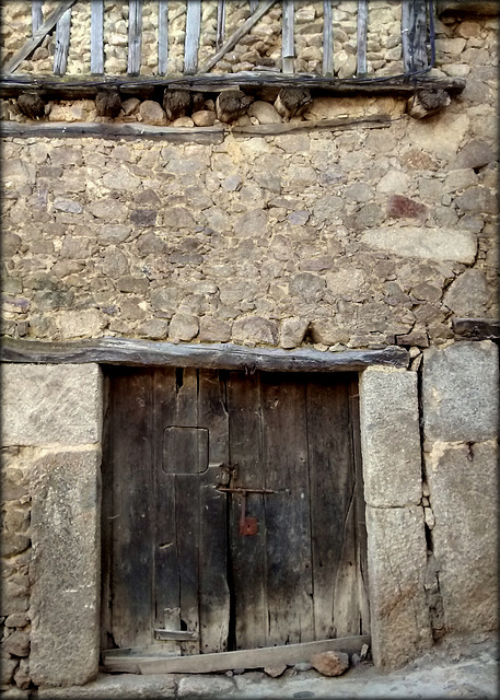 Old door, Miranda del Castanar