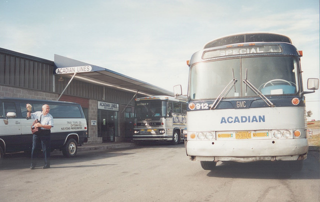 Acadian Lines 912 and 118 at New Glasgow, Nova Scotia - 7 Sep 1992 (Ref 173-33)