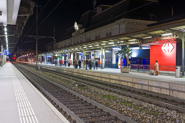 120227 Montreux gare nuit