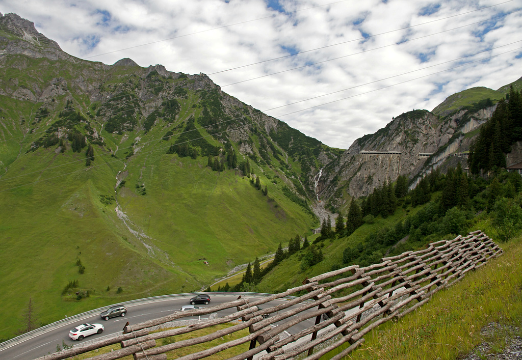 Arlberg-Passstraße Richtung Flexen-Pass und Lech.