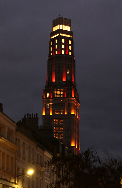 " tour perret " , hier soir à amiens ......