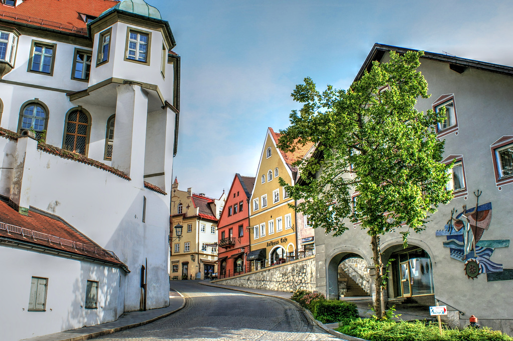 Lechhalde. Der Aufgang vom Lech zur Altstadt. ©UdoSm