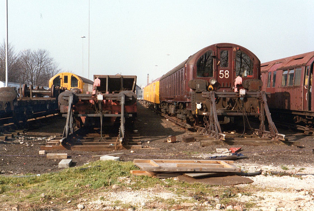 Battery Locomotive L58 at Acton - 19 February 1984