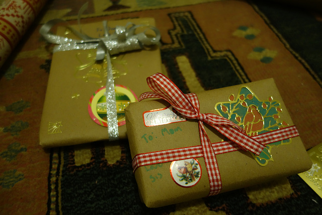 Simple Christmas Wrapping