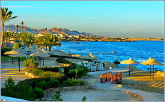 SHARM EL-SHEIK : la città vista dalla spiaggia
