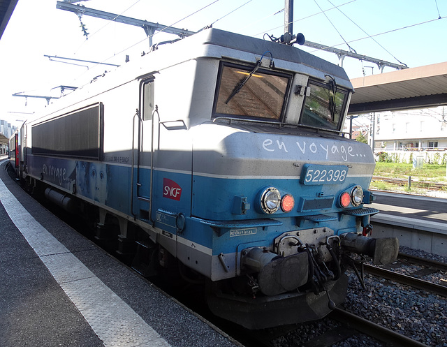 SNCF E-Lokomotive Lok 522398R im Bahnhof Annecy