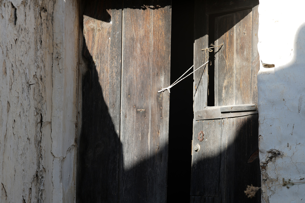 Odeleite, Porta e sombras