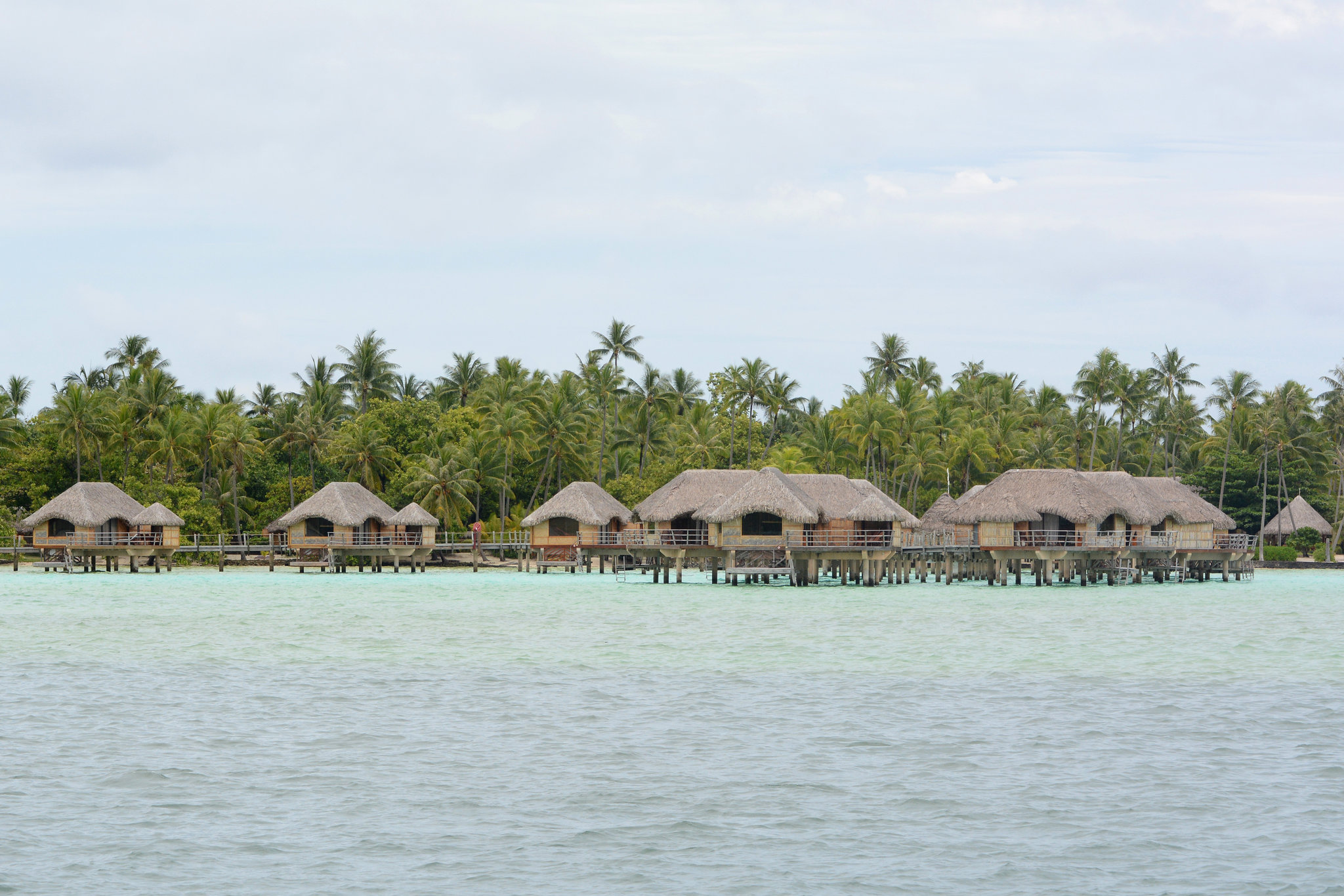 Polynésie Française, Bungalows in the Lagoon of Taha'a Atoll