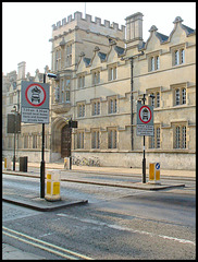 Oxford High Street signage clutter