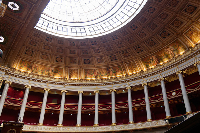 Colonnes, plafond et verrière