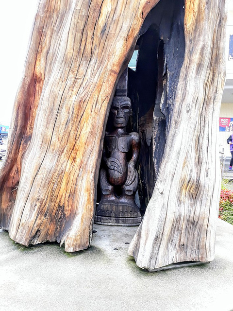 #51 - Eunice Perkins - Maori Statue - 20̊ 2points