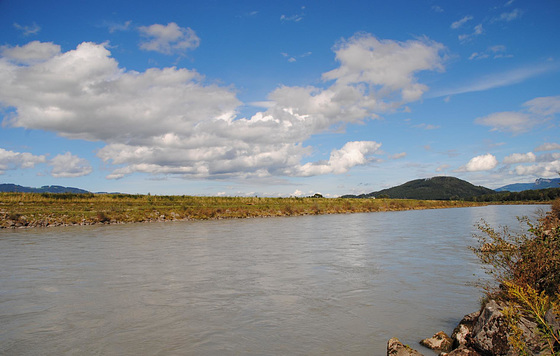 Wolken  am Rhein