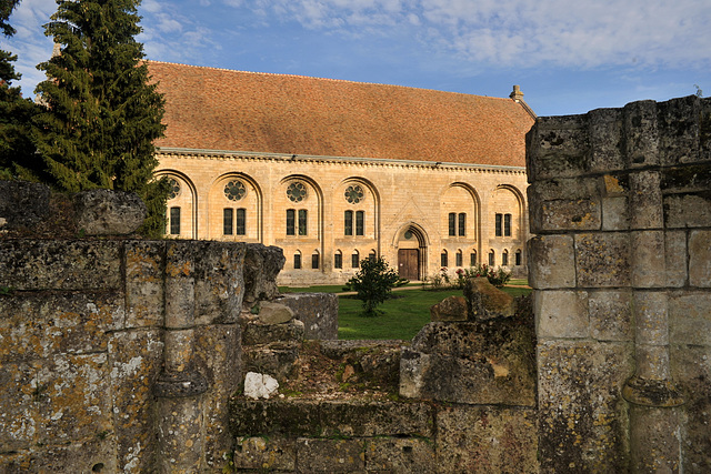 L'infirmerie (XIIIe s.) de l'abbaye d'Ourscamp - Oise