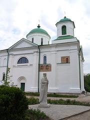 Канев, Успенский собор и статуя Св.Макария / Kanev, The Assumption Cathedral and Statue of St. Macarius