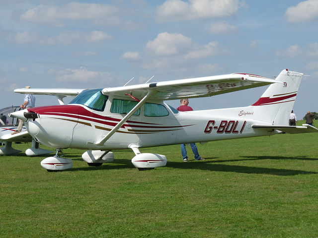 Cessna 172P Skyhawk G-BOLI